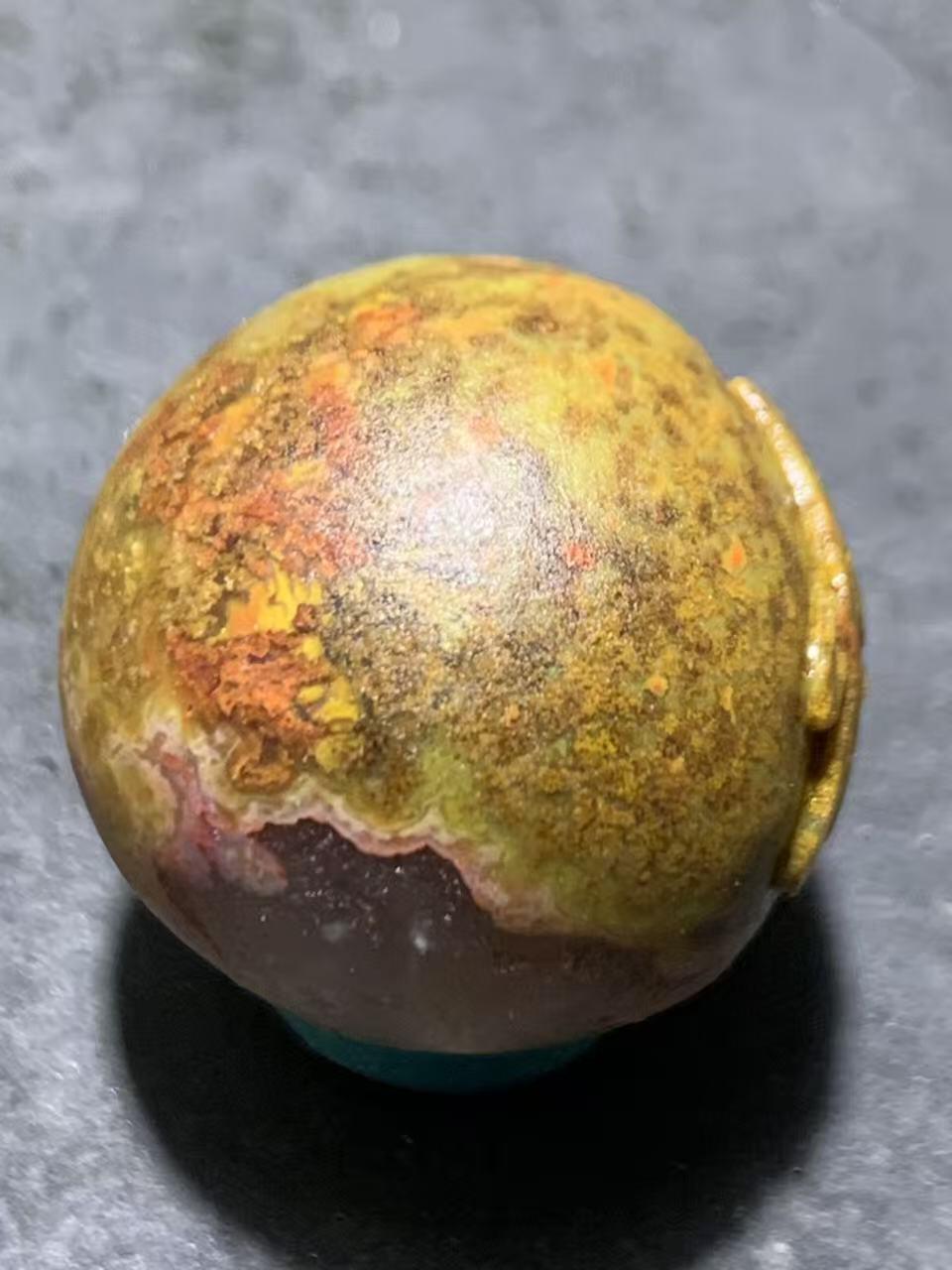 精美亚光冰飘草花纹战国红玛瑙手工俏色巧雕悟字2.0珠一个，