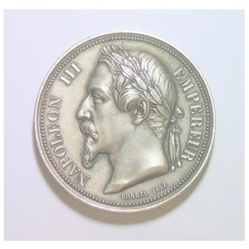 法国1852年 拿破仑三世高浮雕精制大镀银章 40MM
