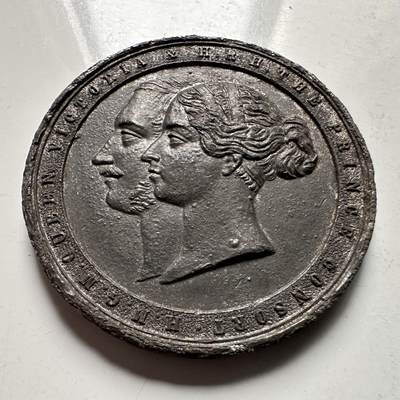 🌹外币初藏🌹🐯2026年第36场   每周二四六晚8️⃣点 接代拍 - 英国 1858年 维多利亚与阿尔伯特 利兹市政厅落成 白金属纪念章 35.8毫米