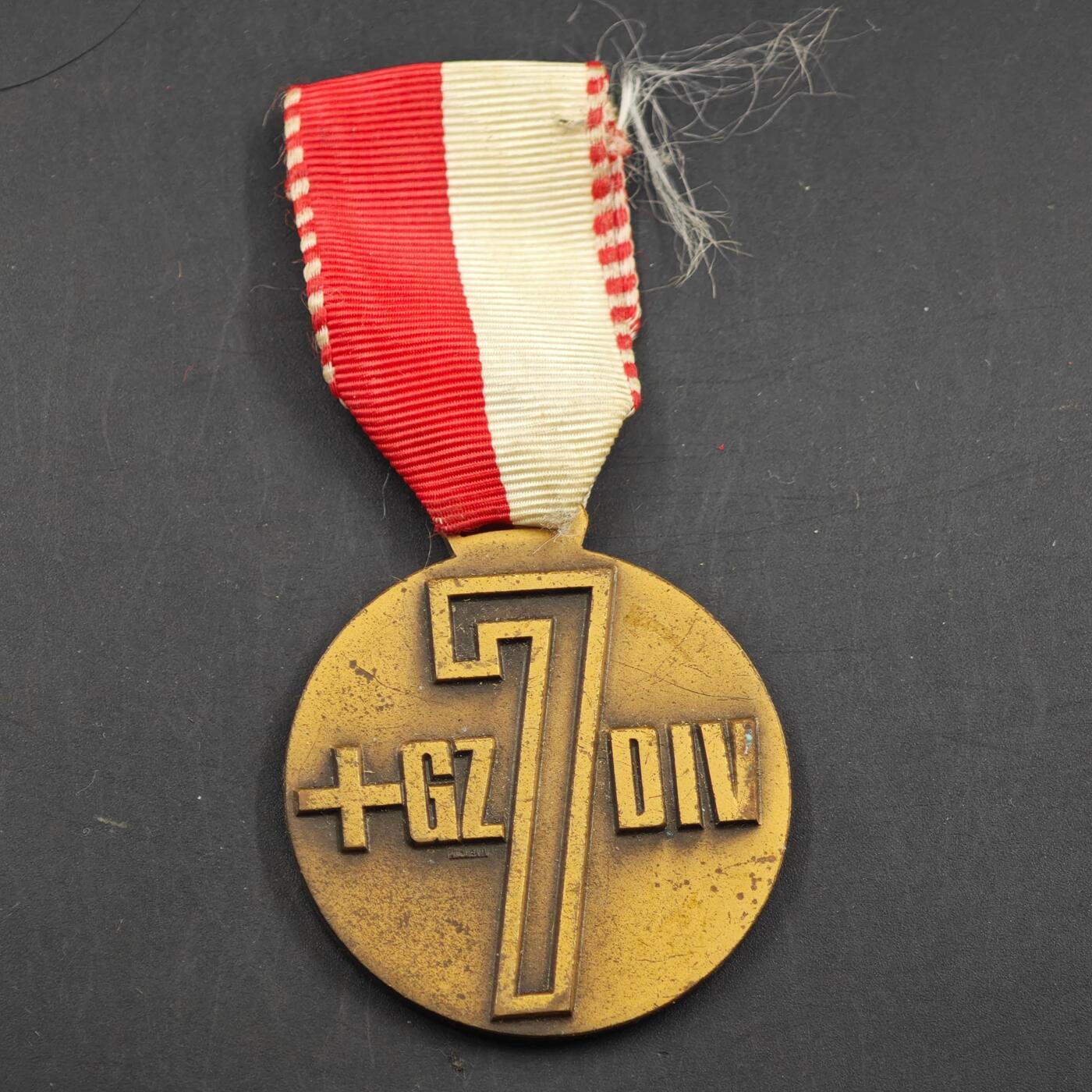 3月30日结束，成斌徽章钱币专场（ 瑞士冬季奥林匹克运动会纪念章