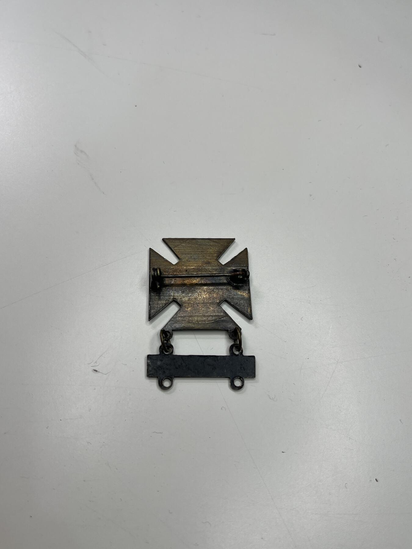 新时代收藏快速小拍 拍卖本周一线所得新货 4月2日场 二战美军狙击手射击证章 标准的二战别针版 虽无银标 是银的概率比较大