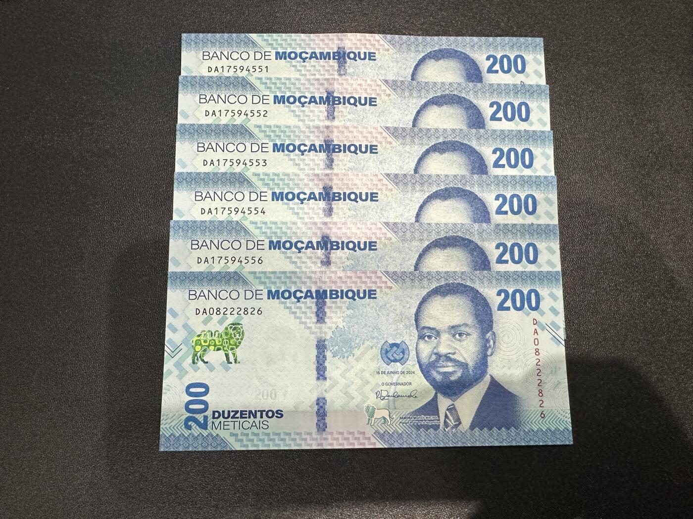 《外钞收藏家》第六百二十三期（精选场）（长期征集拍品、欢迎藏友们联系合作） 2024年莫桑比克200 六张一起 全新UNC