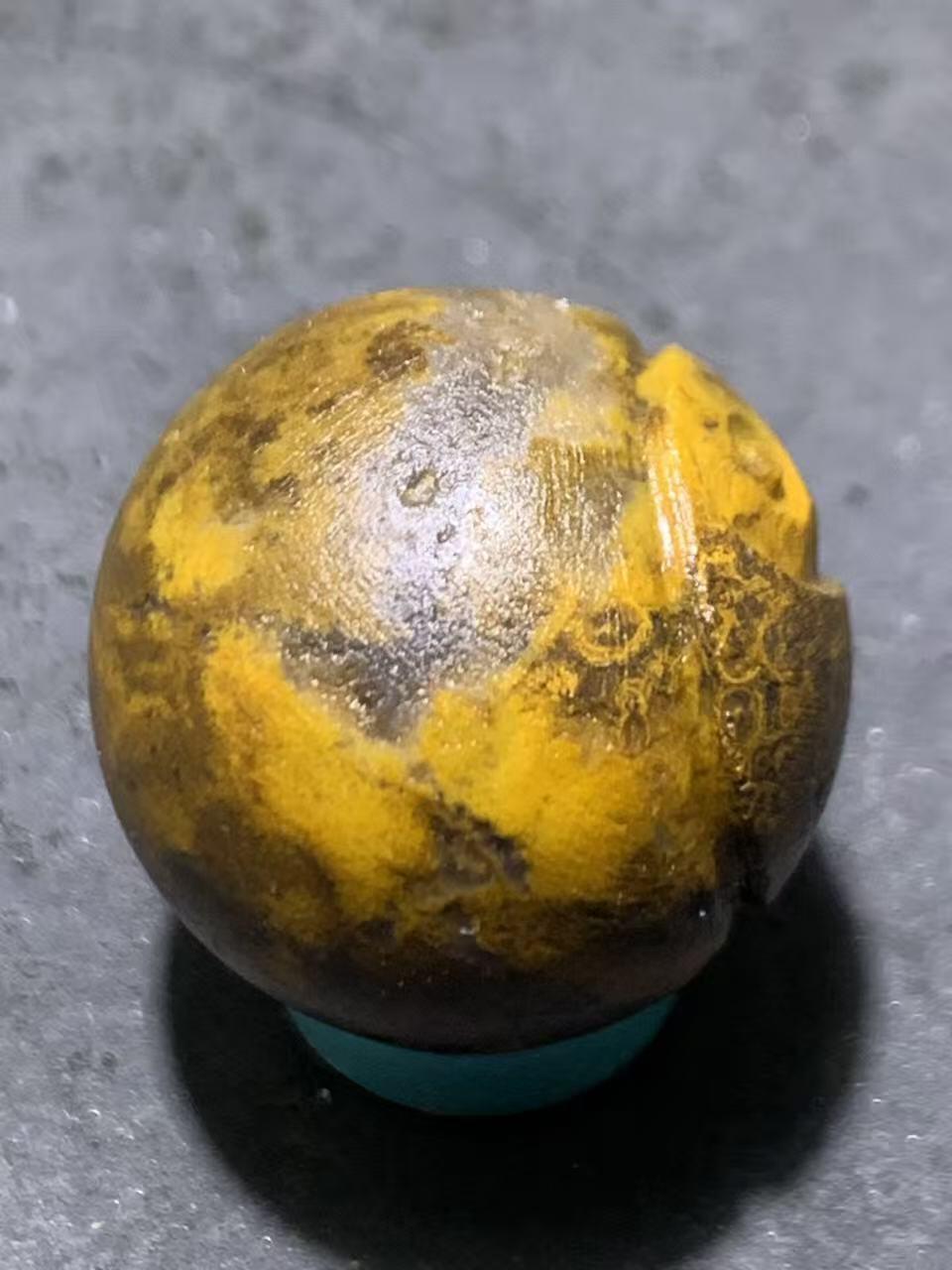 精美亚光九眼页岩天珠雕刻太极阴阳鱼圆珠一颗！