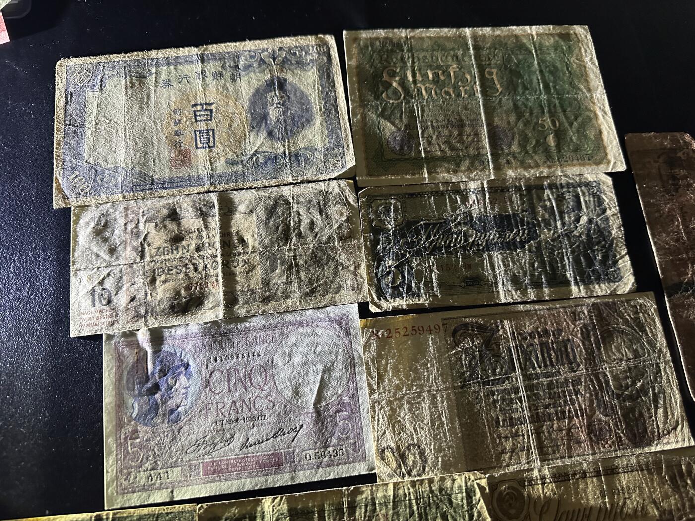 《外钞收藏家》第六百二十三期（精选场）（长期征集拍品、欢迎藏友们联系合作） 朝鲜、德国、波西米亚、法郎等10张一起 非全新 品相如图