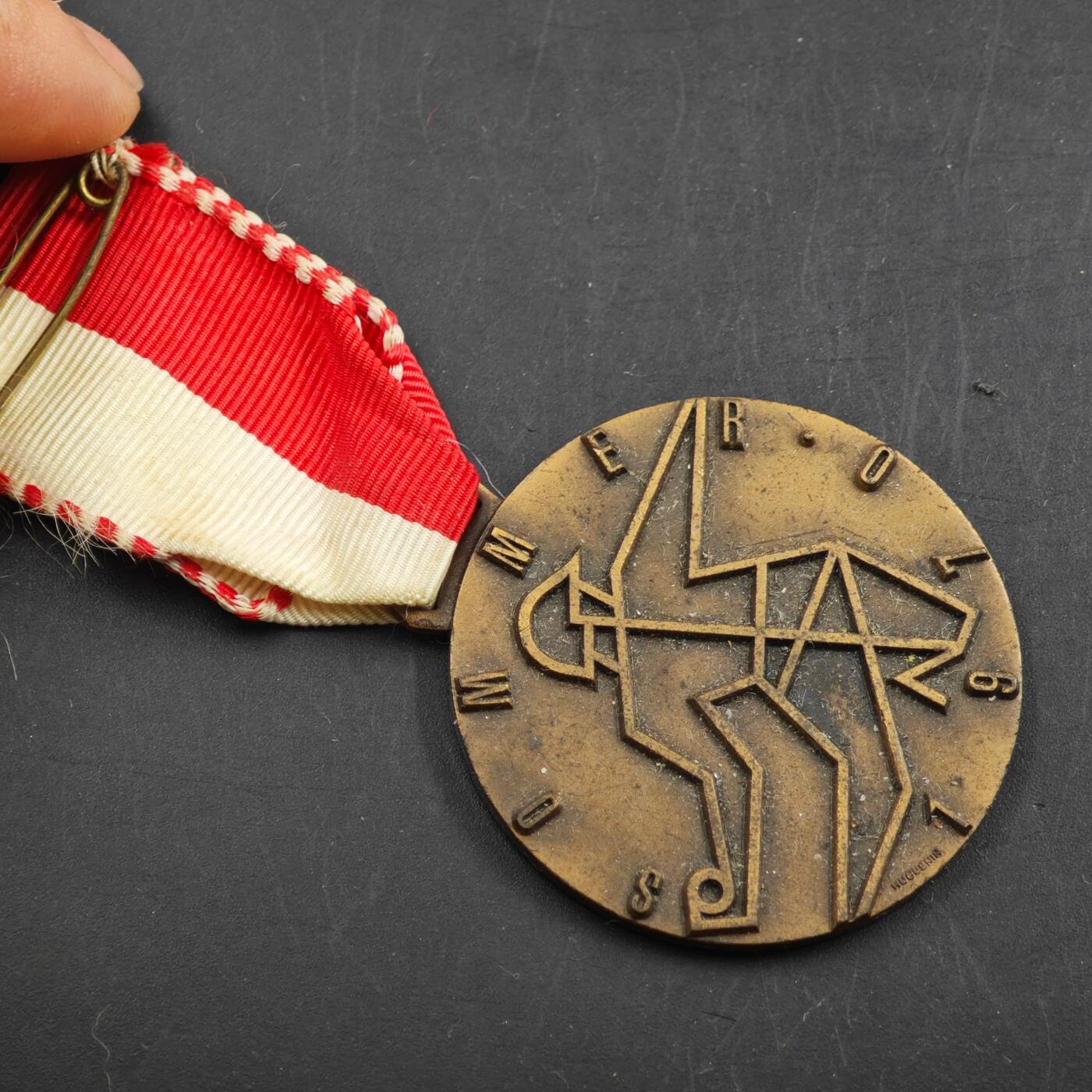 3月30日结束，成斌徽章钱币专场（ 瑞士冬季奥林匹克运动会纪念章