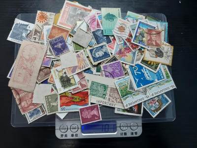 博彦收藏    4月8日 8点 邮票专场 - 外国邮票一组 重10克左右 约100枚（估算值）部分有瑕疵 部分上品 