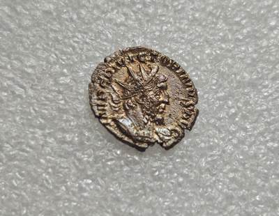 瓶子🏺第235期拍卖会 -  古罗马维克托里努斯铜币早期版极美状态 最北线城市科隆造币厂打制2.68克