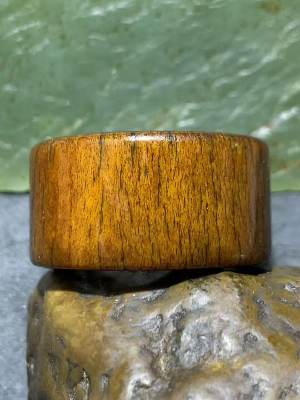 精美骨圈扳指（戒指，圈）一个，