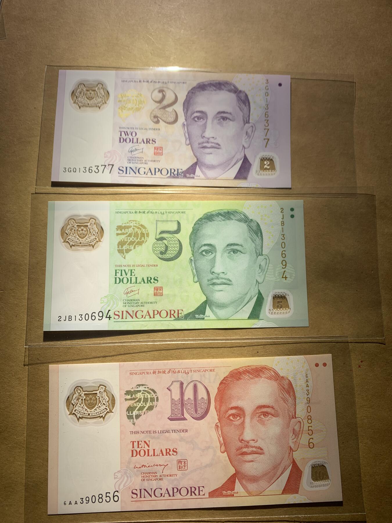 【礼羽收藏】🌏世界钱币拍卖第131期 新加坡2、5、10三张10元unc 其它两张如图