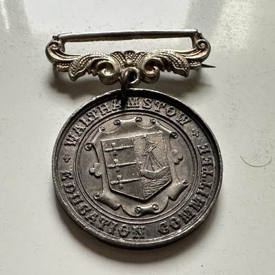 🌹外币初藏🌹🐯2026年第36场   每周二四六晚8️⃣点 接代拍 - 英国 1907年 沃尔瑟姆斯托教育委员会 全勤奖章 38毫米