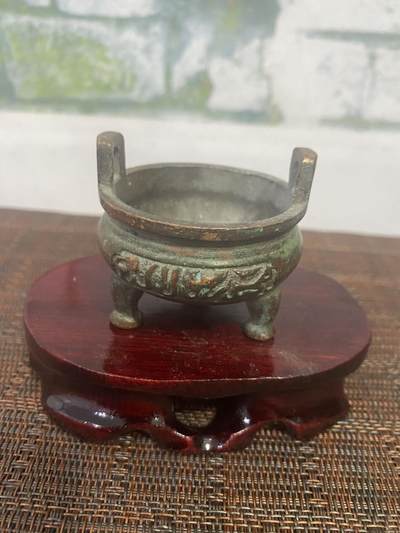 江南站杂件场 - 铜炉