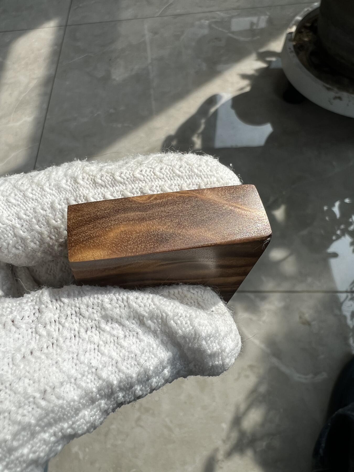 零元拍：NO3金丝楠平安无事牌，3D立体波纹。满水波香喷喷的小金砖，金光闪闪，63.5/43/15MM