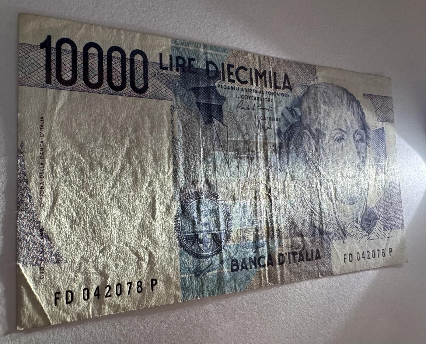 2026第6场（总第233期）：精品外钞、塑料钞靓号场  意大利1985年版5000、10000里拉一组三枚/不同签名（其中一张UNC、2张旧品）