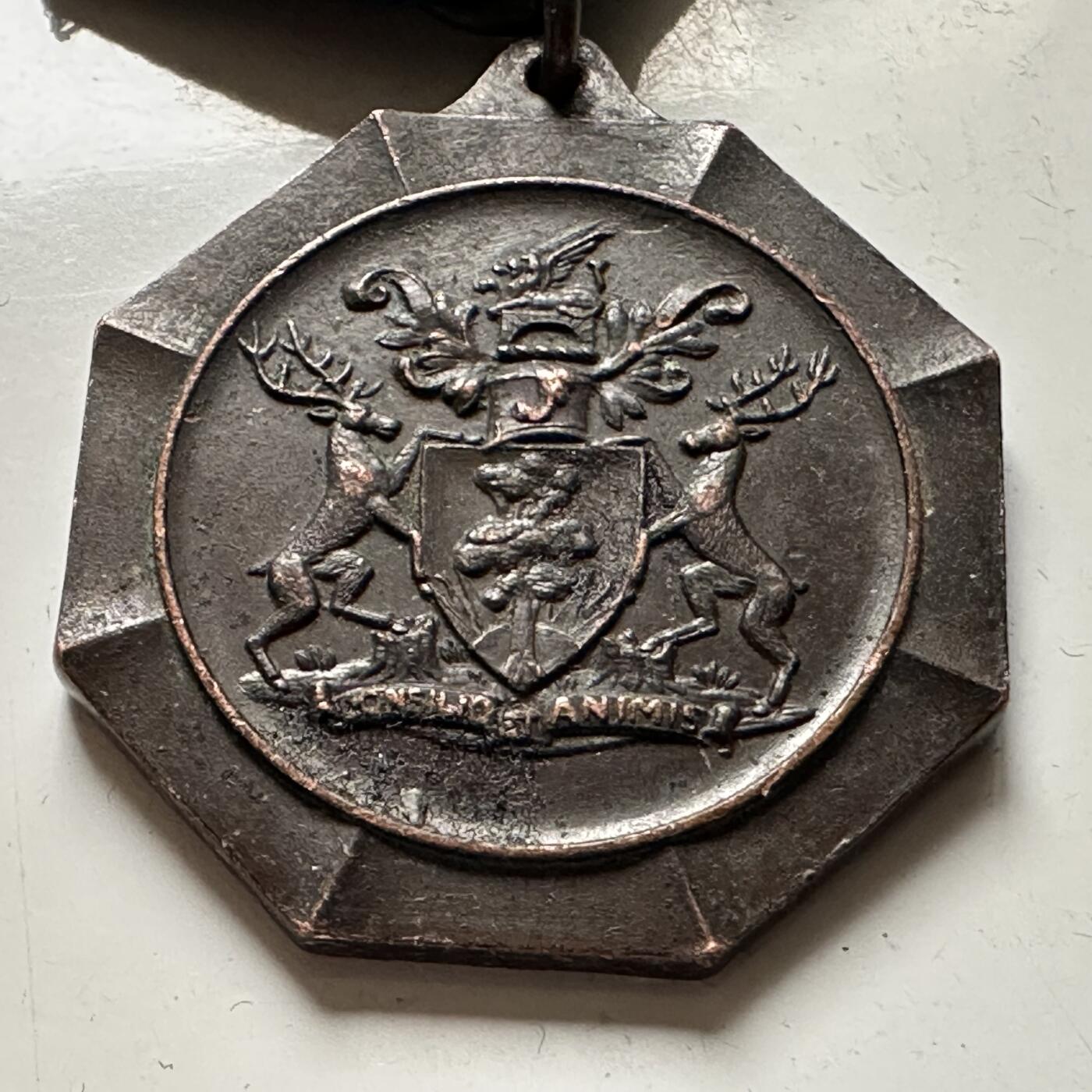 🌹外币初藏🌹🐯2026年第36场   每周二四六晚8️⃣点 接代拍 英国 1936年 萨比顿自治市特许日 双鹿橡树纹章 铜质绶带纪念章 32毫米