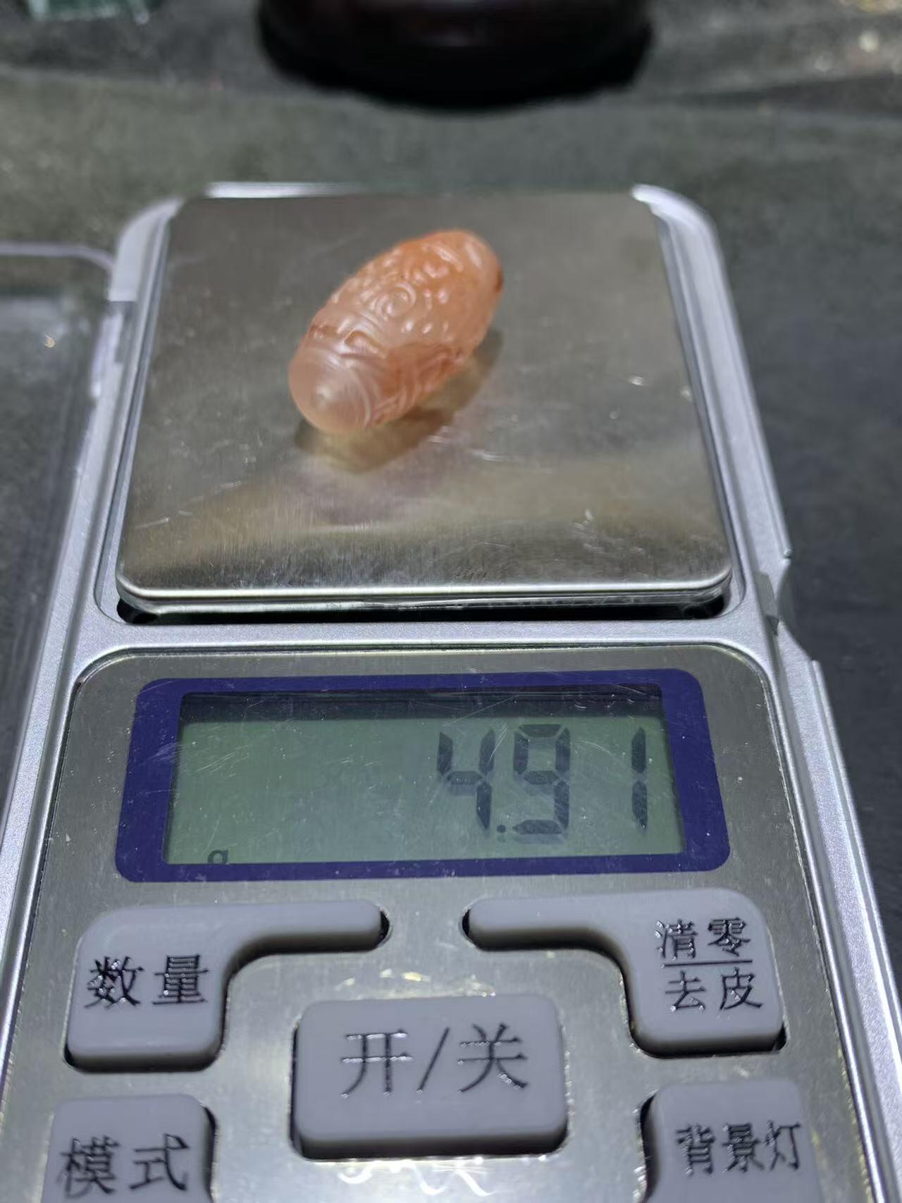 精美亚光川料荔枝冻飘红南红玛瑙雕刻回纹桶珠一个，