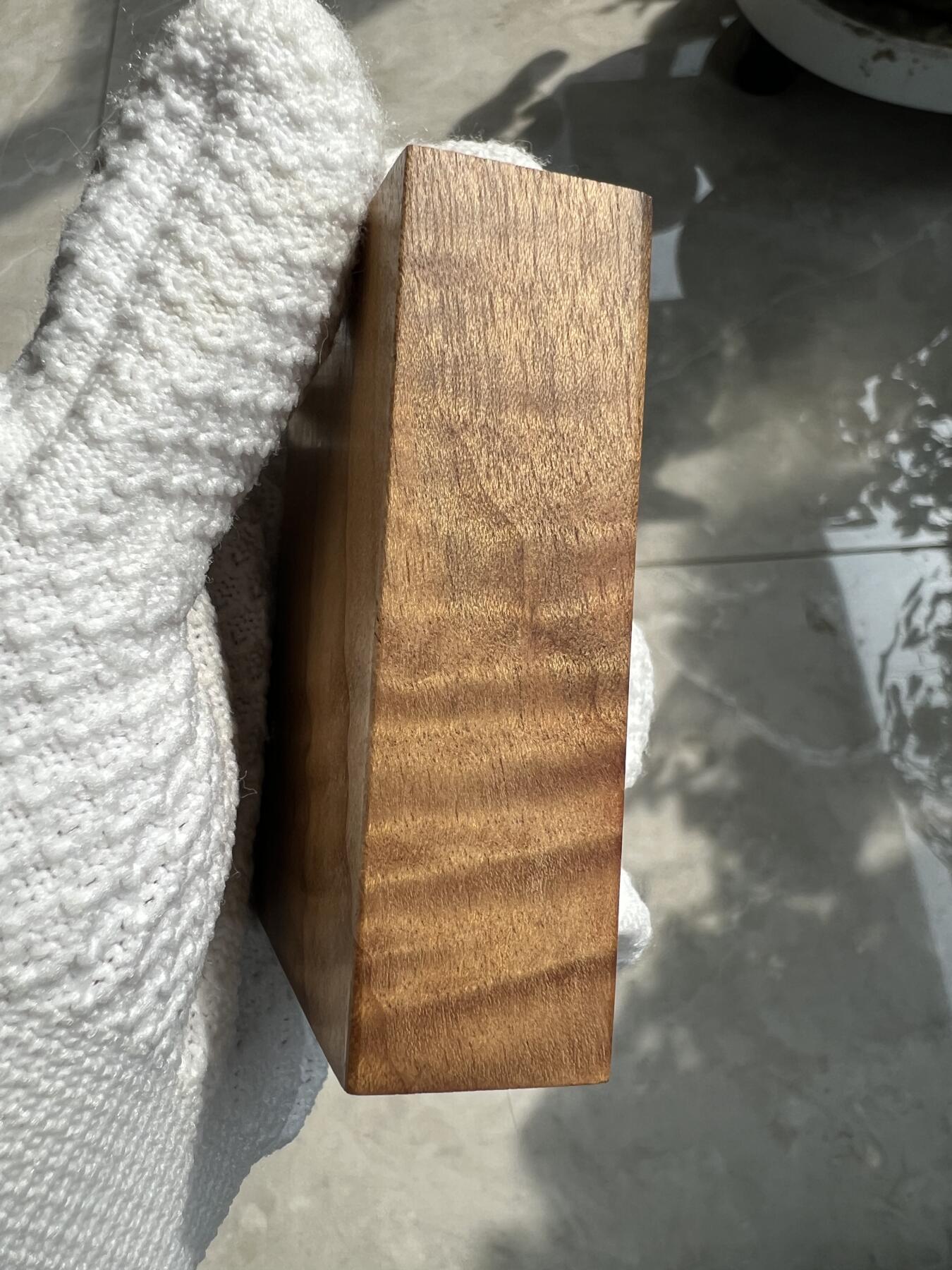 零元拍：NO7金丝楠平安无事牌，3D立体波纹。满水波香喷喷的小金砖，金光闪闪，74.5/50/22.5MM