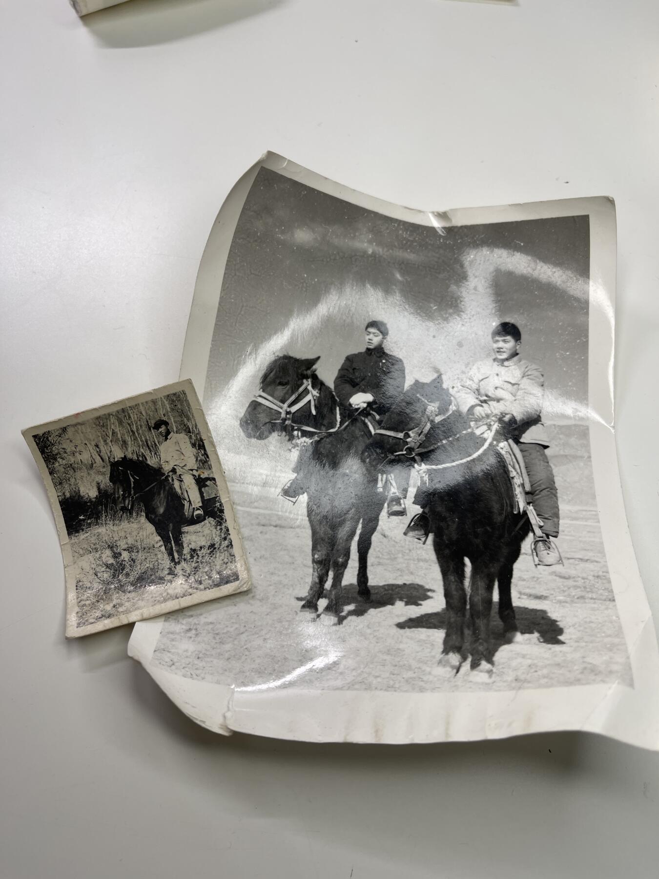 新时代收藏快速小拍 拍卖本周一线所得新货 4月2日场 新疆地区边民骑士照片两张