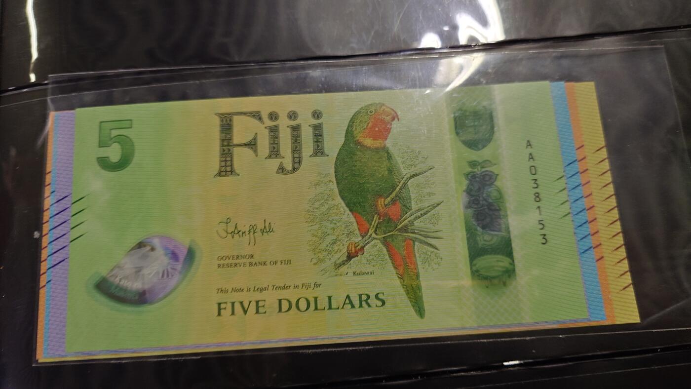 世界钱币～微拍第242期暨2026年第23期  老库存每款各1-2张清仓低价起拍