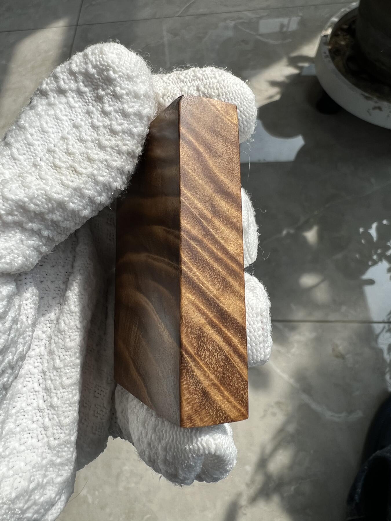 零元拍：NO3金丝楠平安无事牌，3D立体波纹。满水波香喷喷的小金砖，金光闪闪，63.5/43/15MM