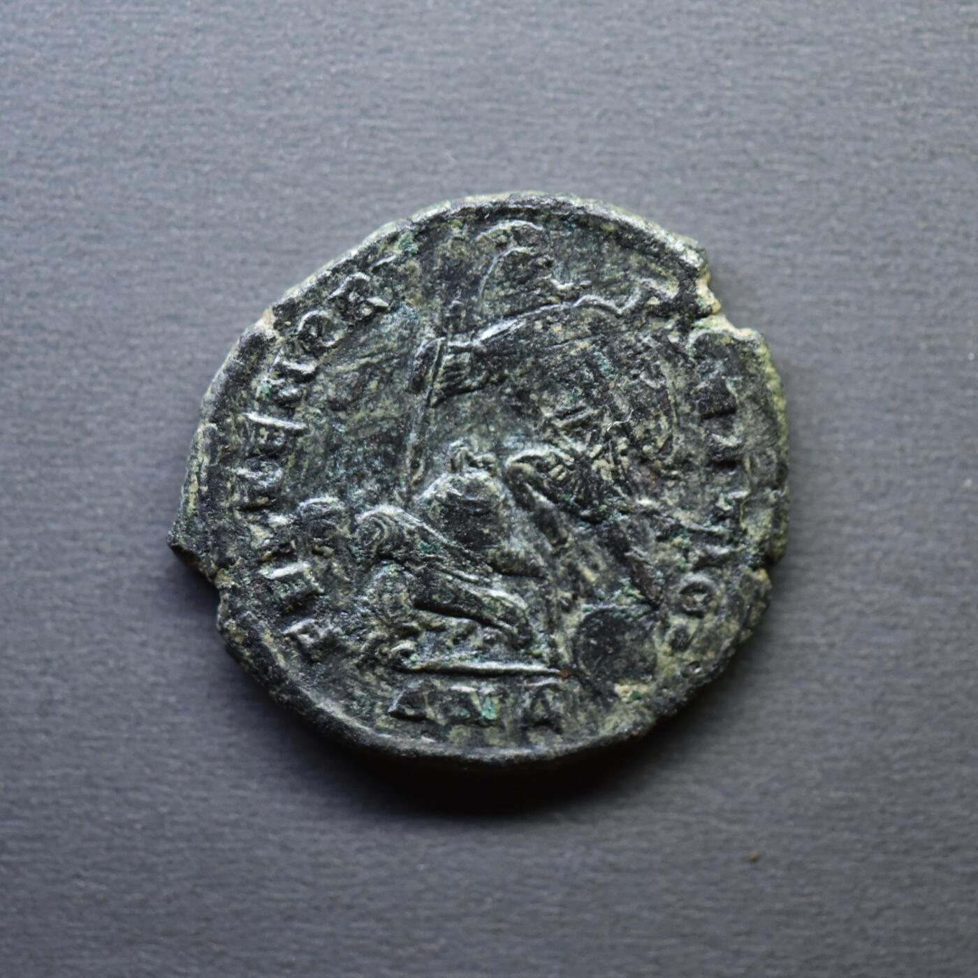 【良泉】4月16日【西方古代打制币】拍卖108件 【百分币】公元337-361年【古罗马】君士坦提乌斯二世“重现幸福时光”大铜币，安条克造币厂，4.3克