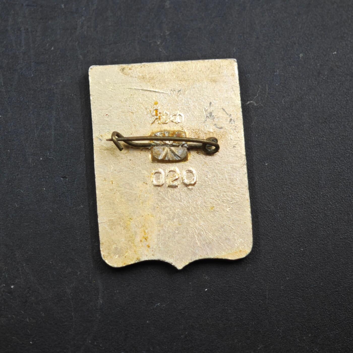 3月30日结束，成斌徽章钱币专场（