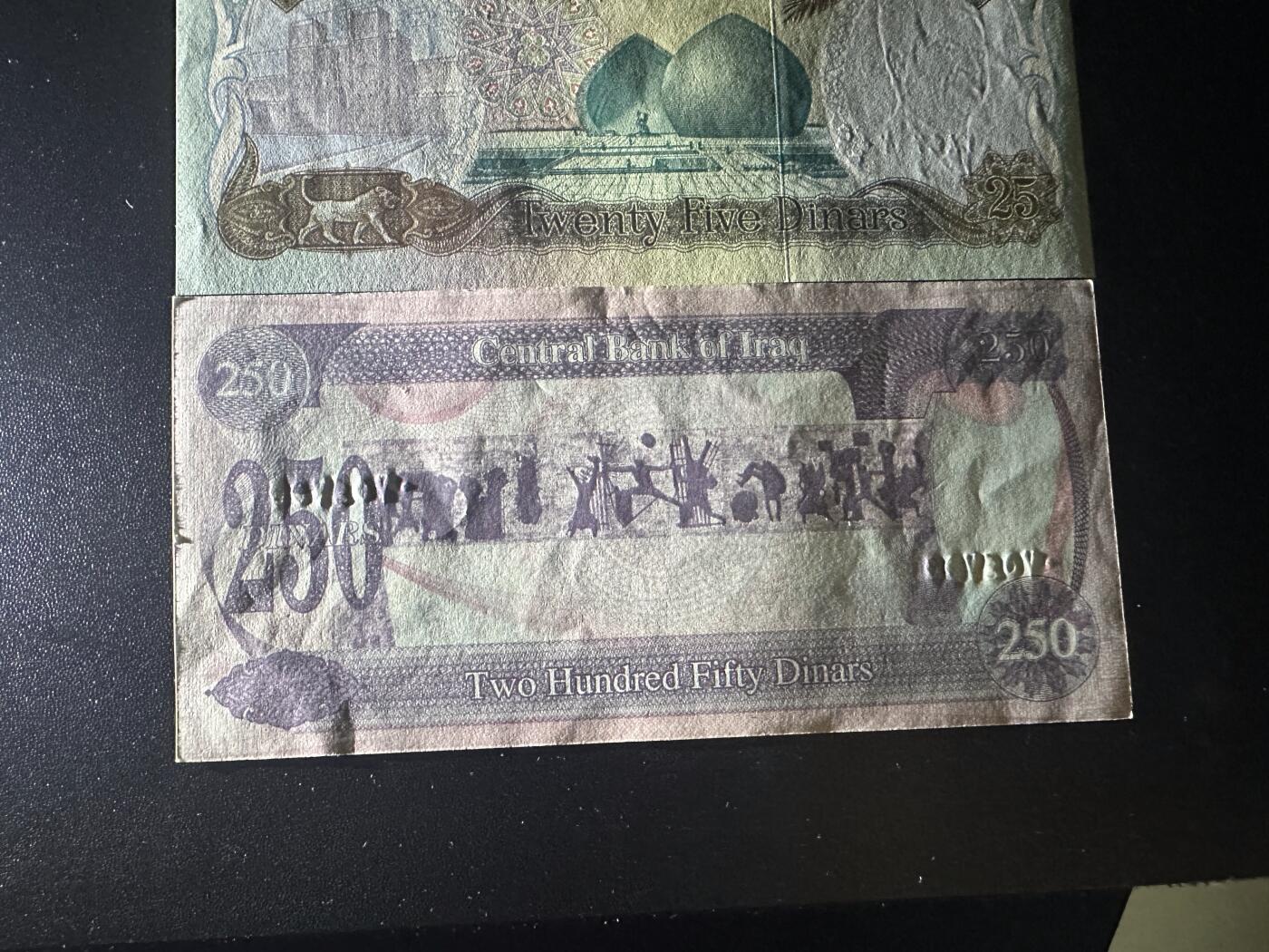 《外钞收藏家》第六百二十三期（精选场）（长期征集拍品、欢迎藏友们联系合作） 阿富汗1000、法国100法郎、伊拉克2张一起 品相如图