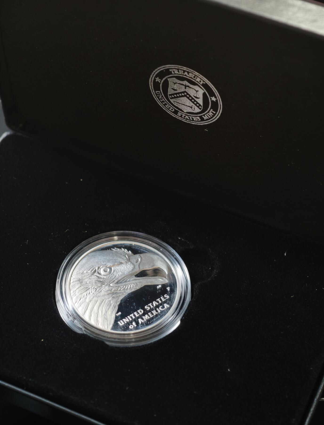 甄臻铺-世界币章拍卖（第58期），送拍享返佣金等优惠多多 2022 美国自由银章 1盎司纯银 Liberty Silver Medal 发行量7.5万枚 原盒证