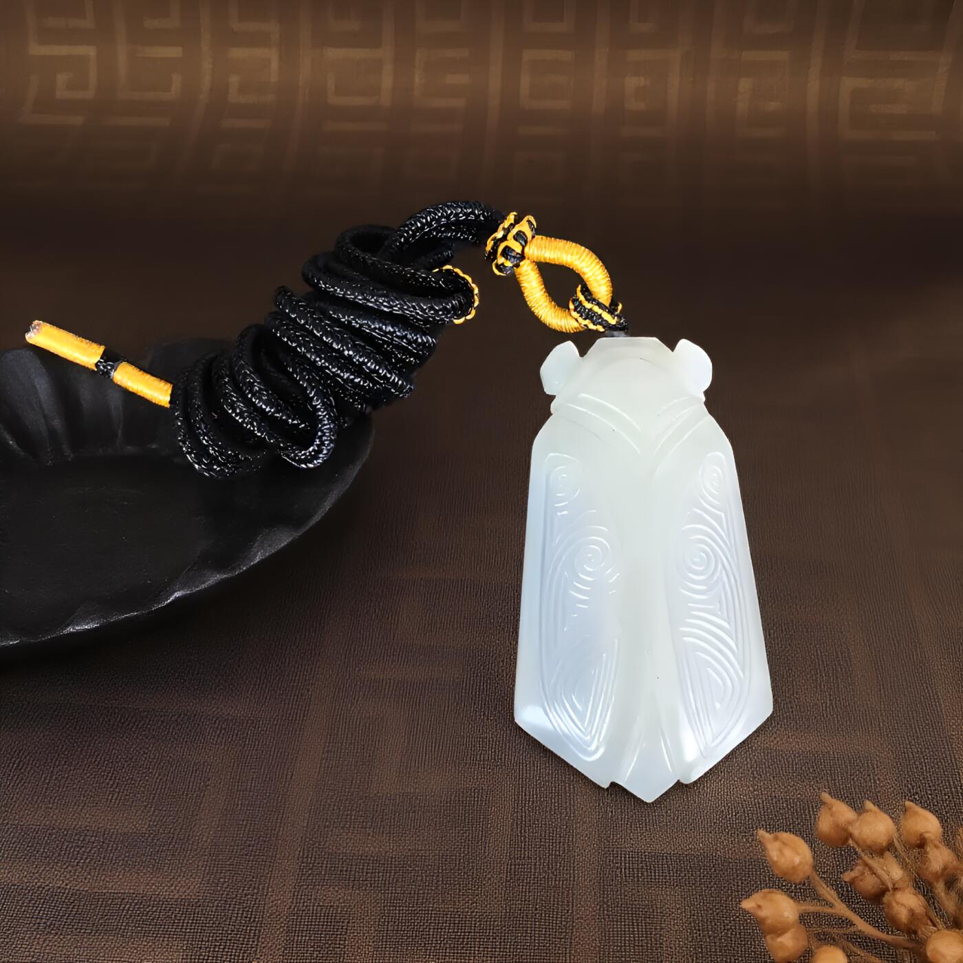 碧月说宝 君子怀瑾·当代和田玉清风专场（七） 白玉薄胎蝉