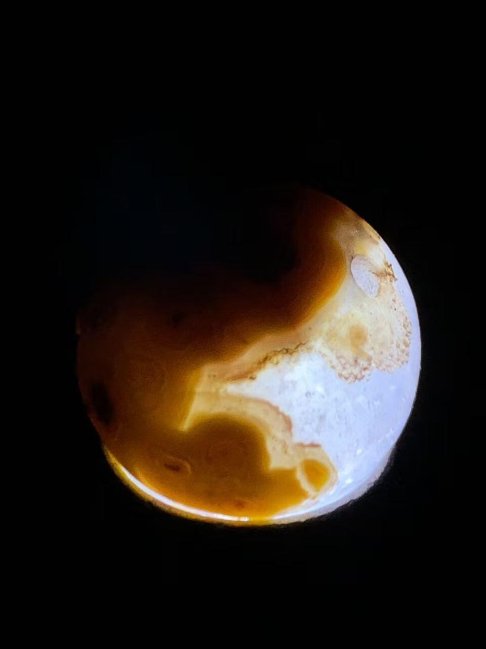 精美冰飘草花纹战国红玛瑙手工俏色巧雕佛字2.0珠一个