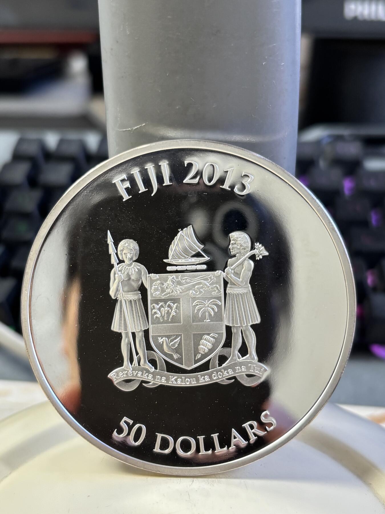 第196期拍卖 斐济2013年法老宝藏系列镶嵌白云石宝石2盎司银币，999银，发行量999枚