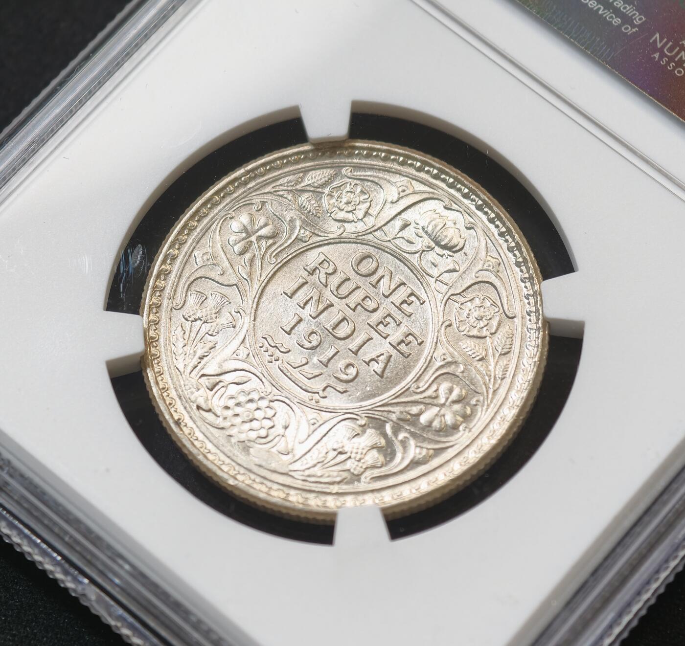 甄臻铺-世界币章拍卖（第58期），送拍享返佣金等优惠多多 NGC-MS64 1919年英属印度乔治五世卢比，卷拆，白白净净