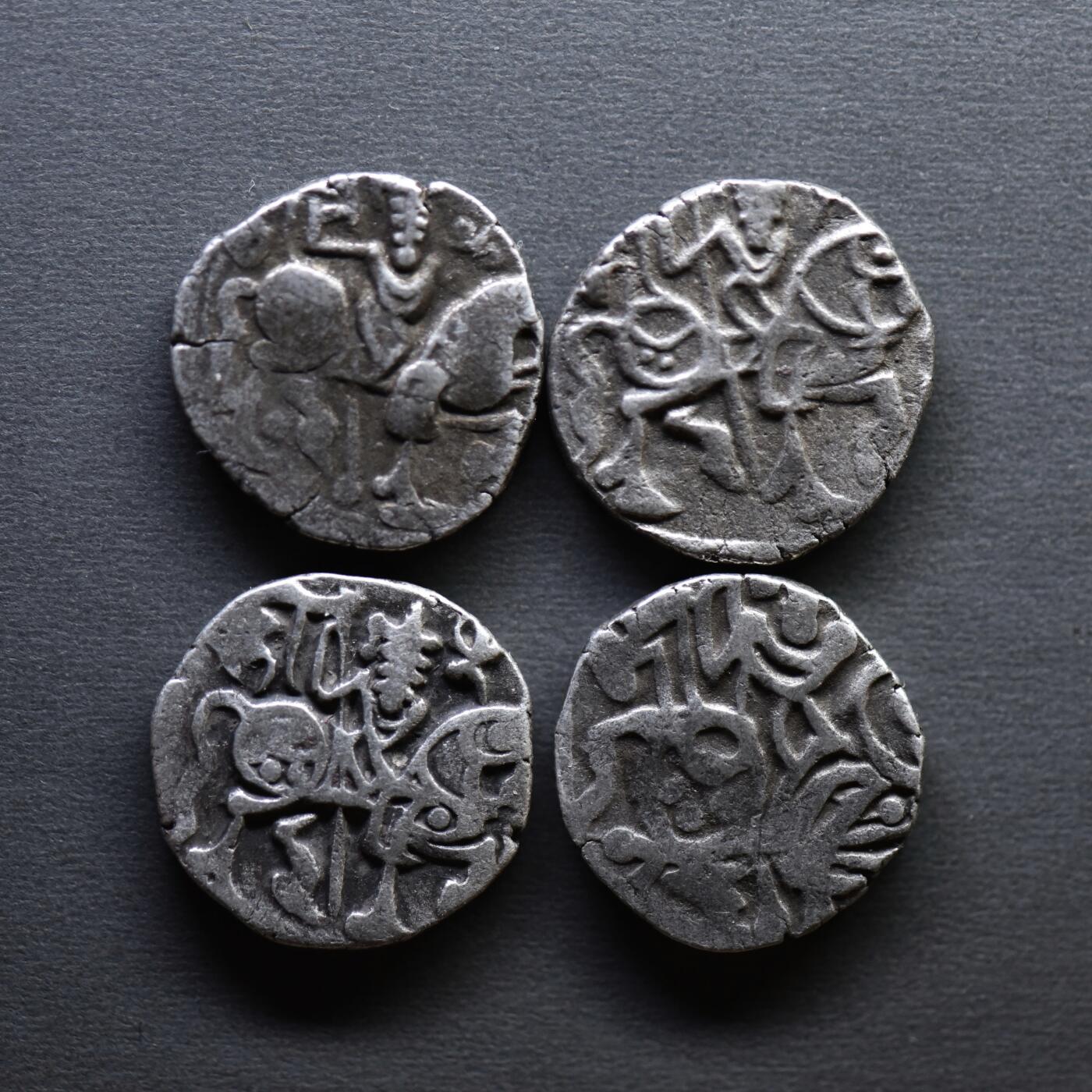 【良泉】4月16日【西方古代打制币】拍卖108件 公元850-970年【沙希王朝】萨曼塔·提婆，瘤牛/骑士银币4枚，总重12.62克