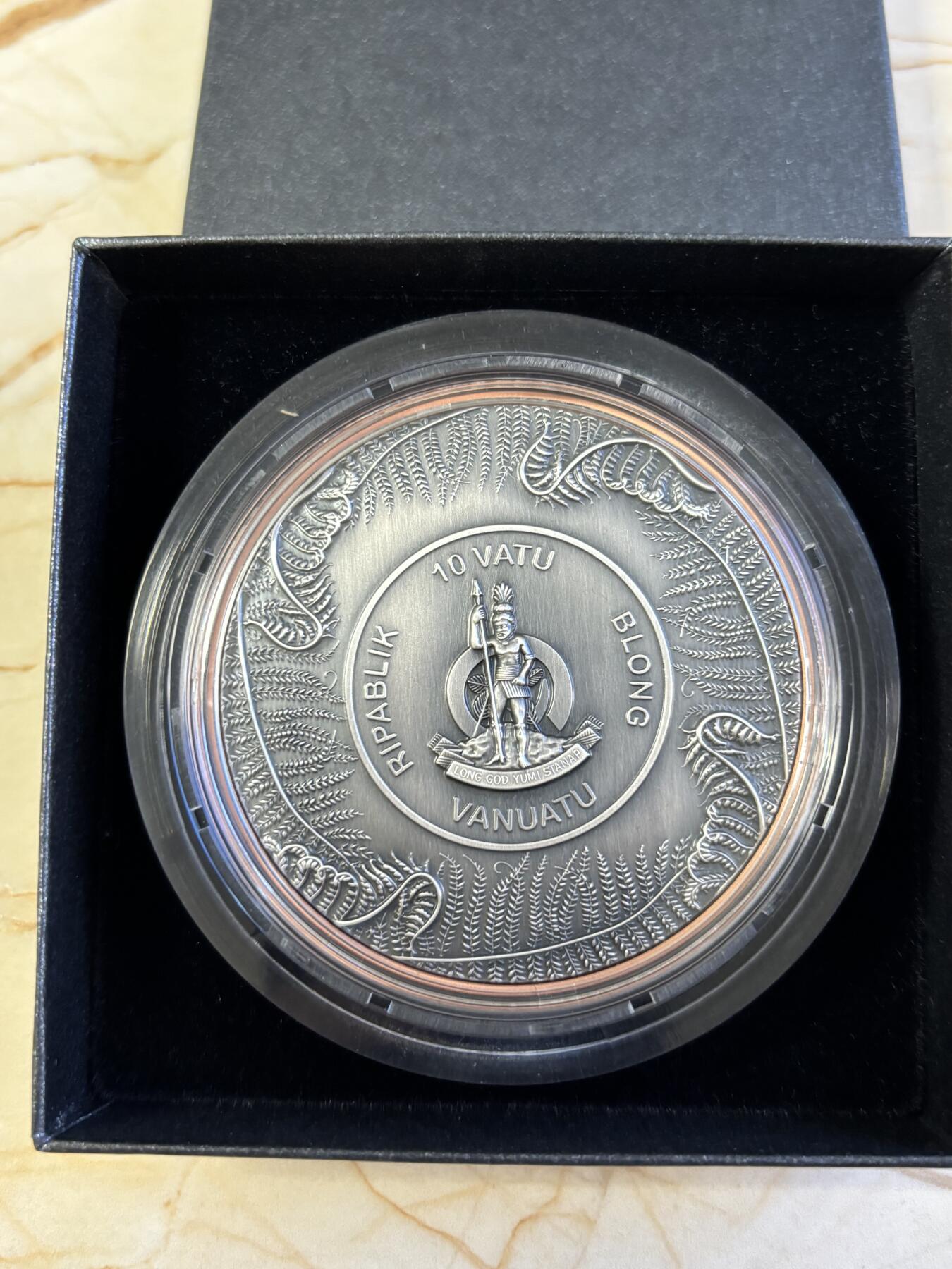 第196期拍卖 瓦努阿图2026年恐龙时代6剑齿虎银铜双金属仿古纪念币，999银+铜，10克银+145铜，发行1999枚