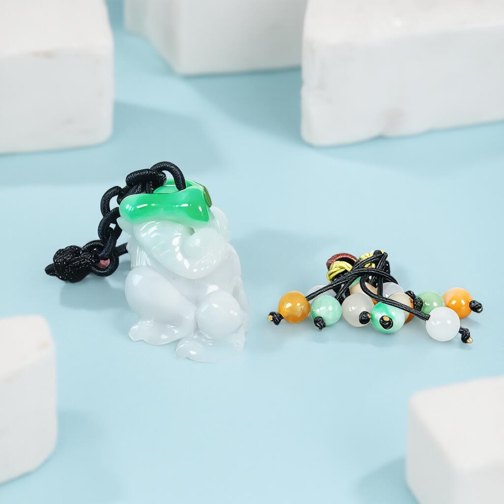 碧月说宝 君子怀瑾·当代和田玉清风专场（七） 冰种俏阳绿貔貅把件