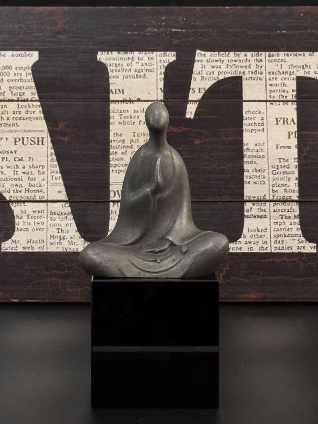 零元拍：禅意 铁艺无相佛，实心铸铁，高约18.5CM，重量约200克。