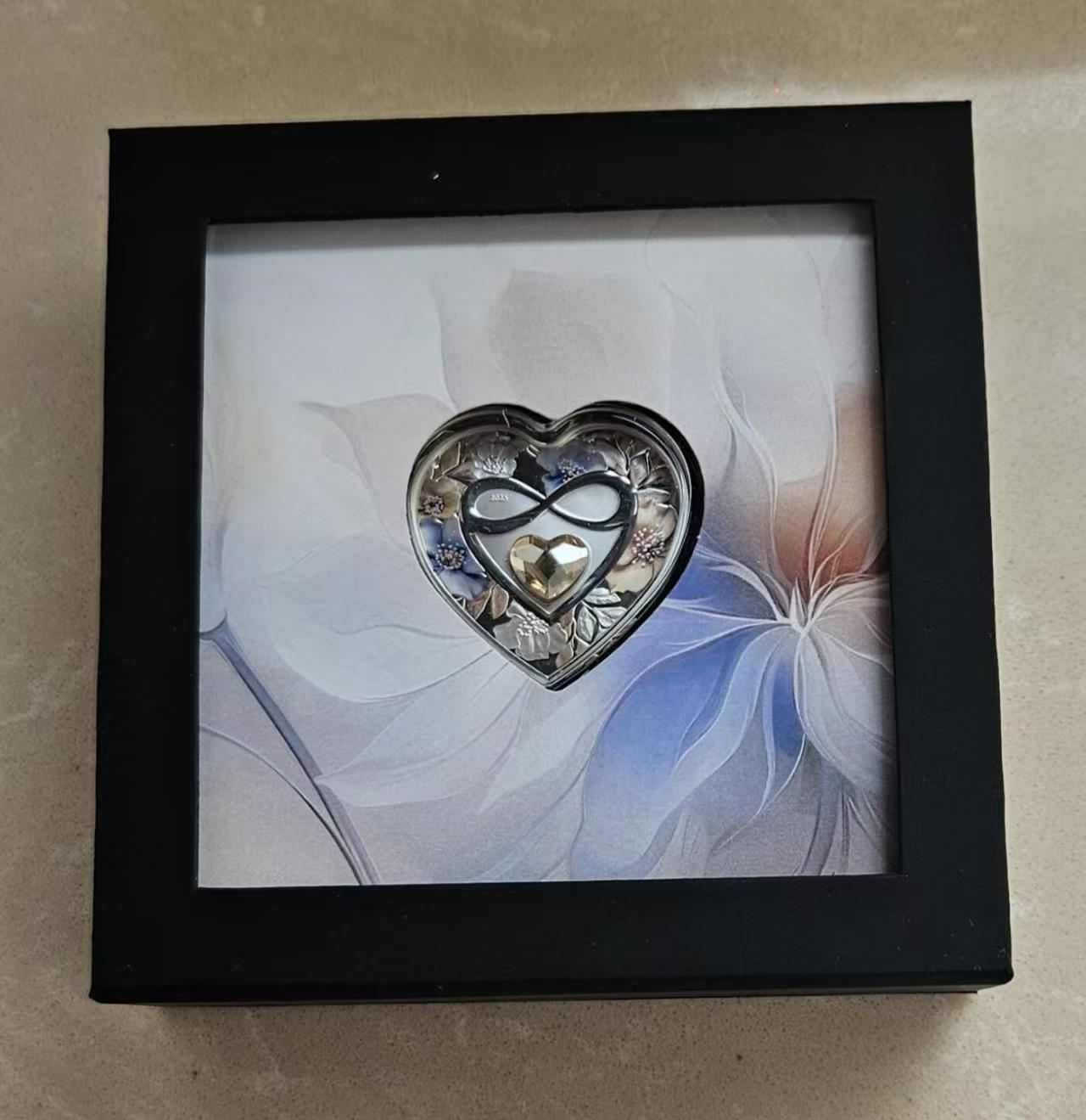 ❤️【币观天下】❤️ 第347期钱币拍卖场- 2026.4.3周五晚上6点半场 长期征集拍品  库克2025年爱心心形彩色银币带证书包装发行2025枚