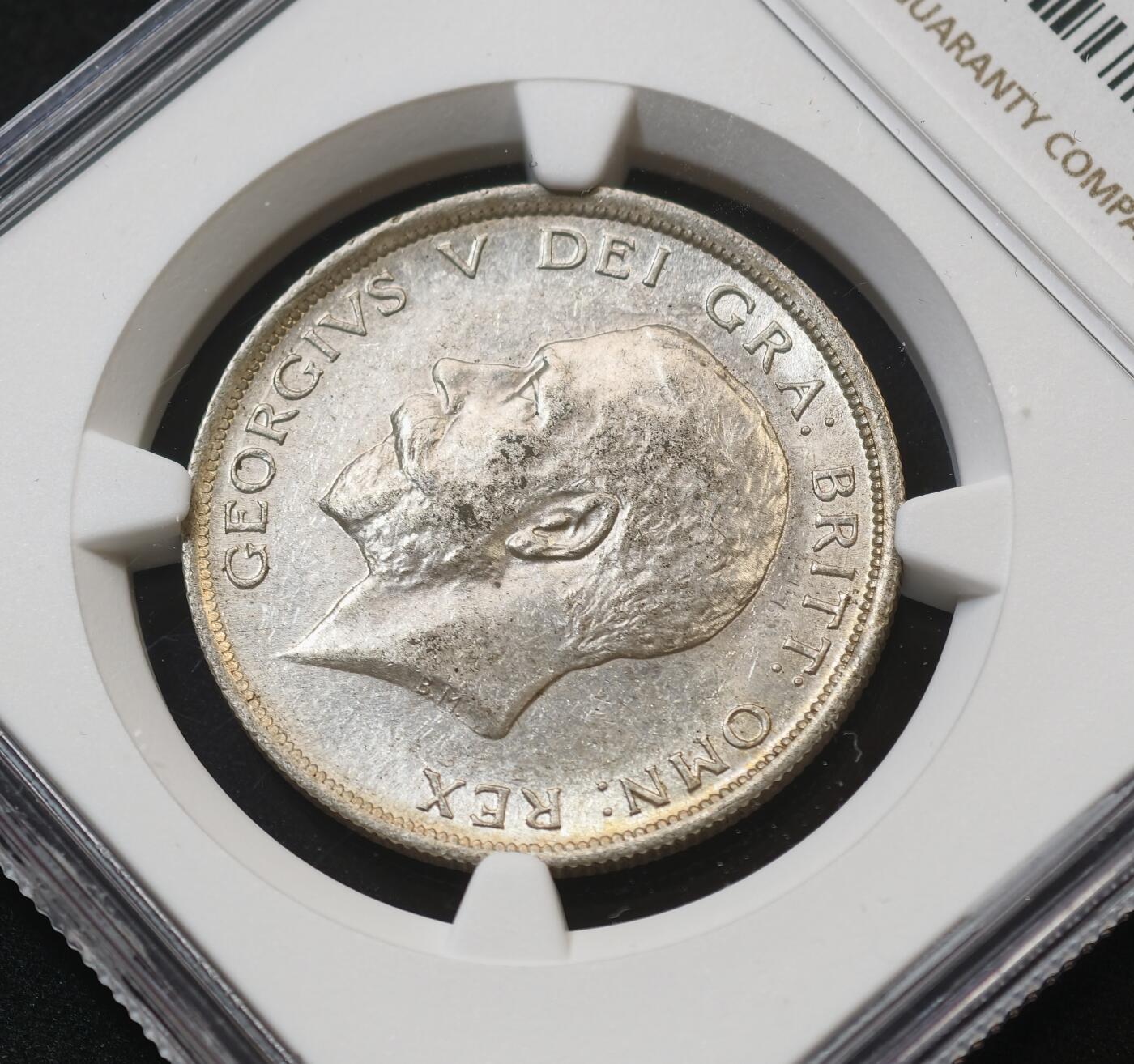 甄臻铺-世界币章拍卖（第58期），送拍享返佣金等优惠多多 NGC-MS63 1916年英国乔治五世半克朗，此品种多弱打，这枚发丝分明