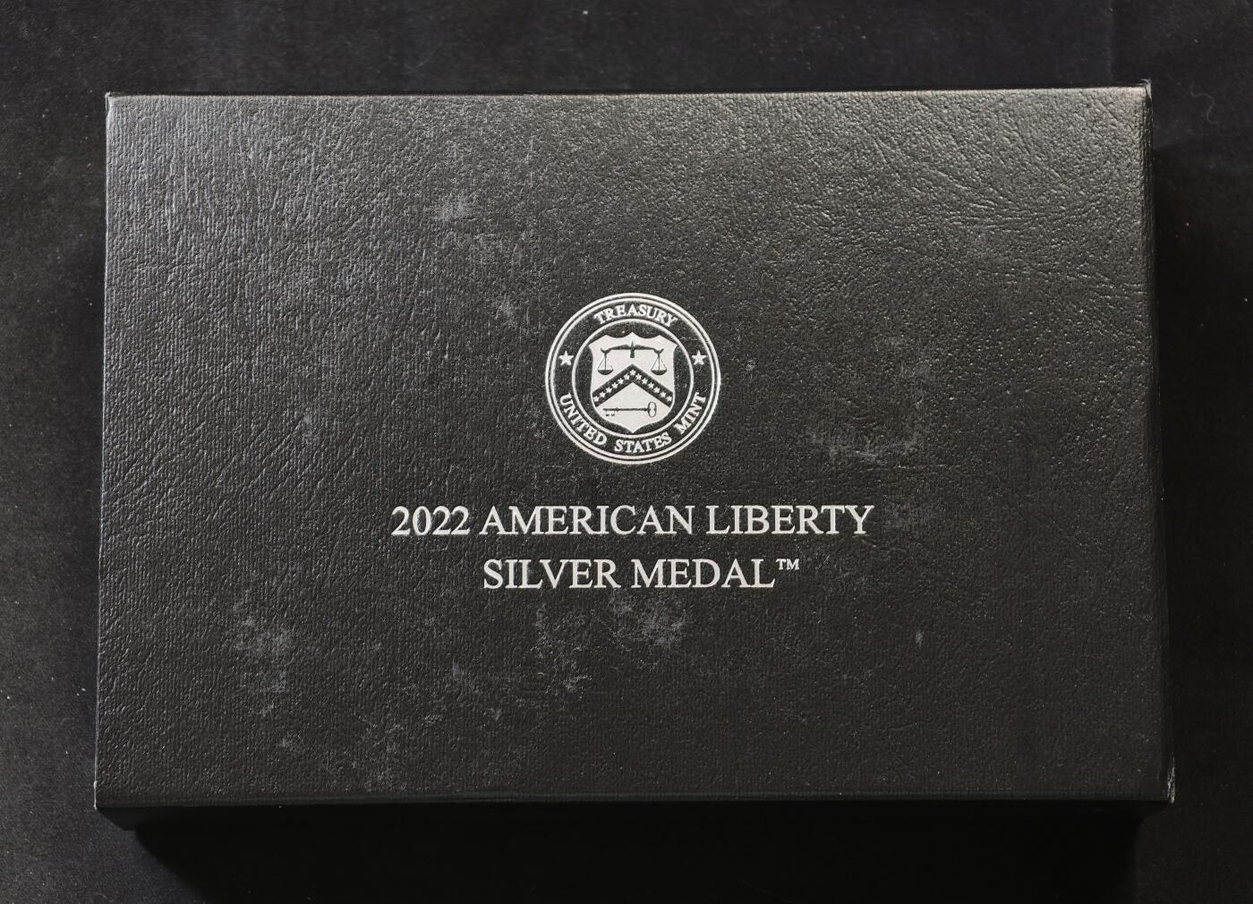 甄臻铺-世界币章拍卖（第58期），送拍享返佣金等优惠多多 2022 美国自由银章 1盎司纯银 Liberty Silver Medal 发行量7.5万枚 原盒证