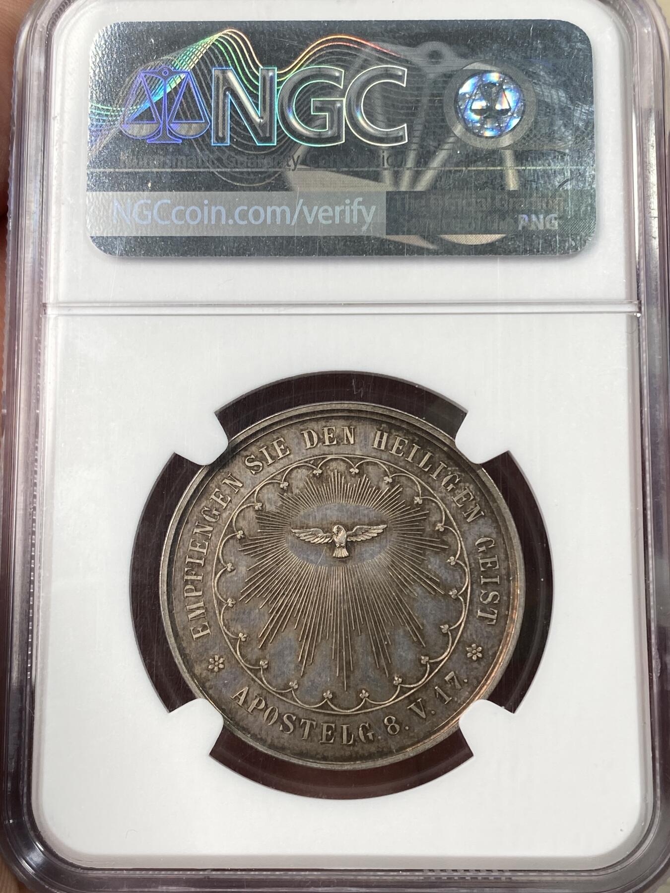 万国钱币拍卖第064期 NGC MS62 19世纪德国坚信礼洗礼纪念银章 镜面精铸人物刻画细腻 圣灵当空照耀 原味红玫瑰彩环绕