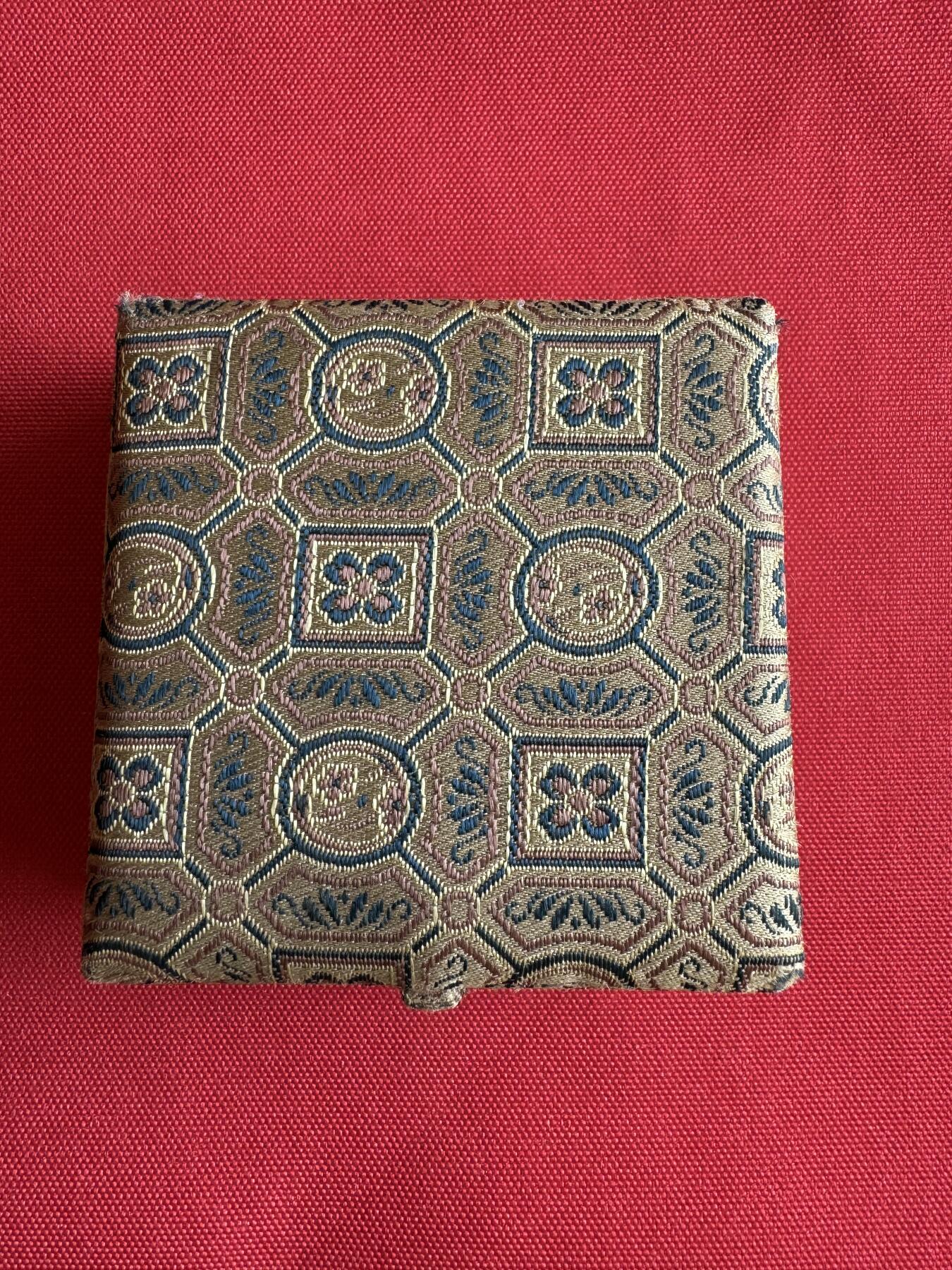 五哥徽章群   2号周四晚上八点4群联拍 大铜章