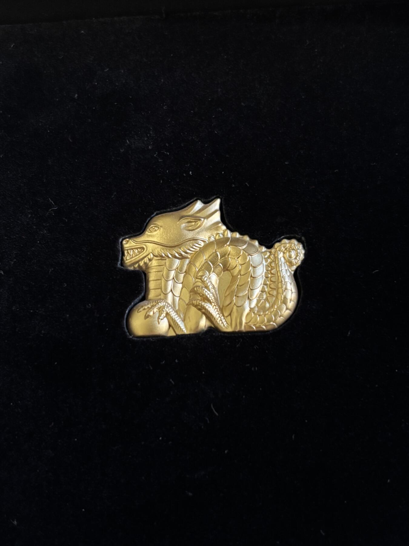 第196期拍卖 蒙古2024年中国生肖系列龙年1盎司镀金纪念银币，999银镀金，发行888枚