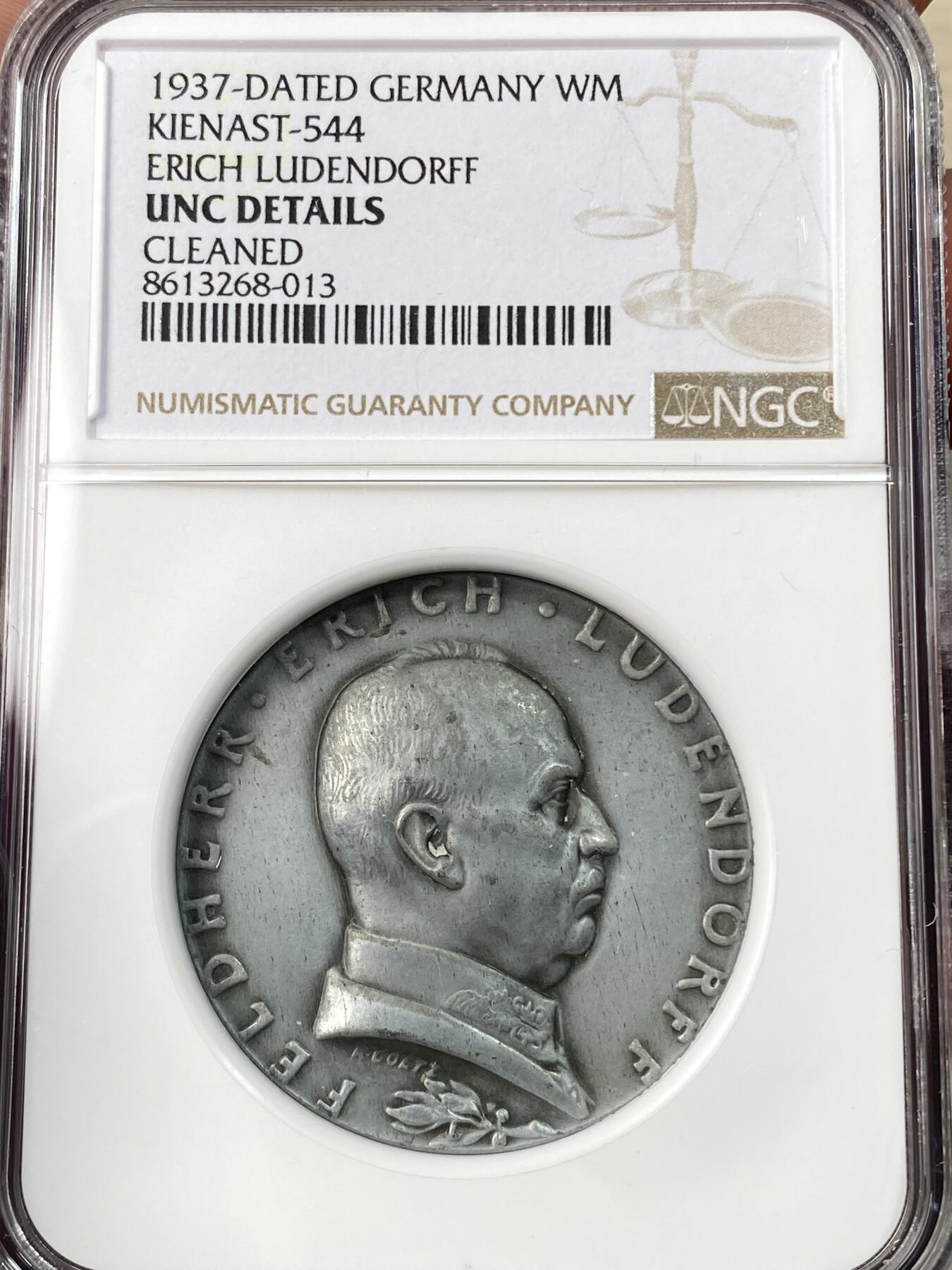 万国钱币拍卖第064期 NGC UNCD 1937年德国民族社会主义工人党纪念德意志第二帝国陆军上将埃里希·冯·鲁登道夫合金章 卡尔·哥茨罕见作品 帝国鹰站在M35头盔之上回望铁十字勋章 
