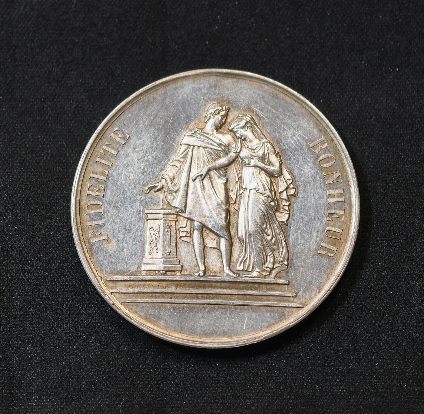 甄臻铺-世界币章拍卖（第58期），送拍享返佣金等优惠多多 1896年法国婚姻与爱情纪念银章（大版），39mm，25.7g，丰饶角边铭 ，手刻花押，镜面光泽，上手极美。