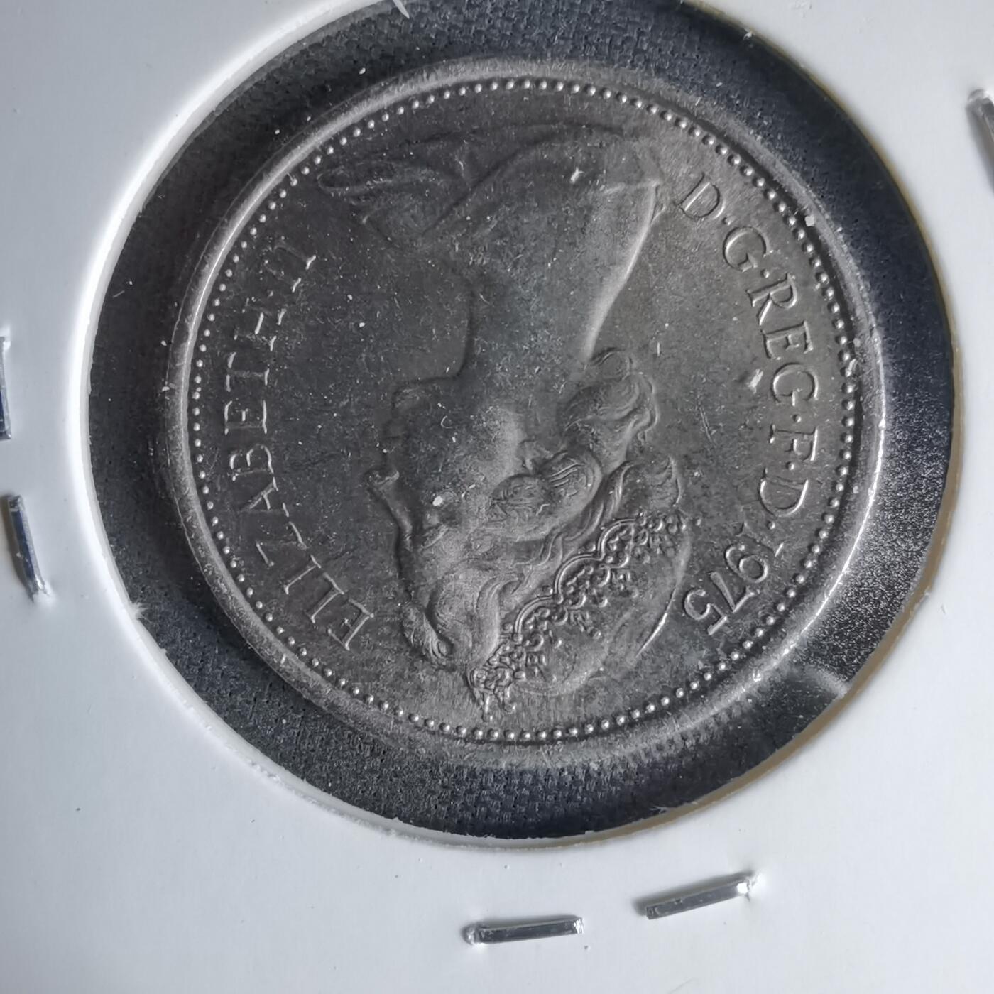 沼泽如烟--第1041场 英国1975年5便士