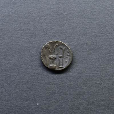 【良泉】4月16日【西方古代打制币】拍卖108件 - 公元1-2世纪【南阿拉伯半岛】希木叶尔人或赛伯伊人，灭绝生物“也门瞪羚”1/4标准【微型】银铜合金币，0.5克