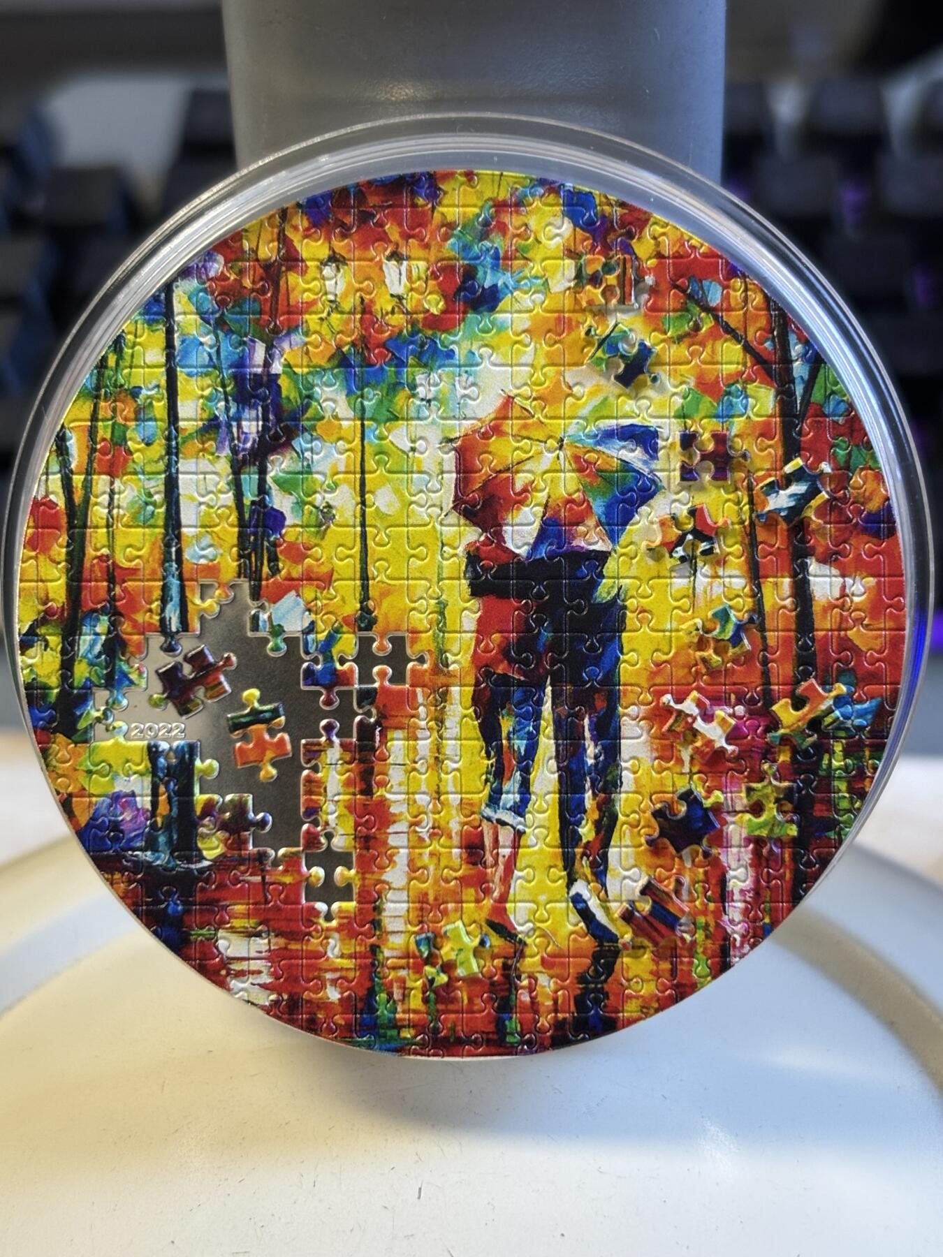 第196期拍卖 帕劳2022年微型拼图系列-伞下情侣彩色纪念银币原盒证书，999银，3盎司，发行量499枚