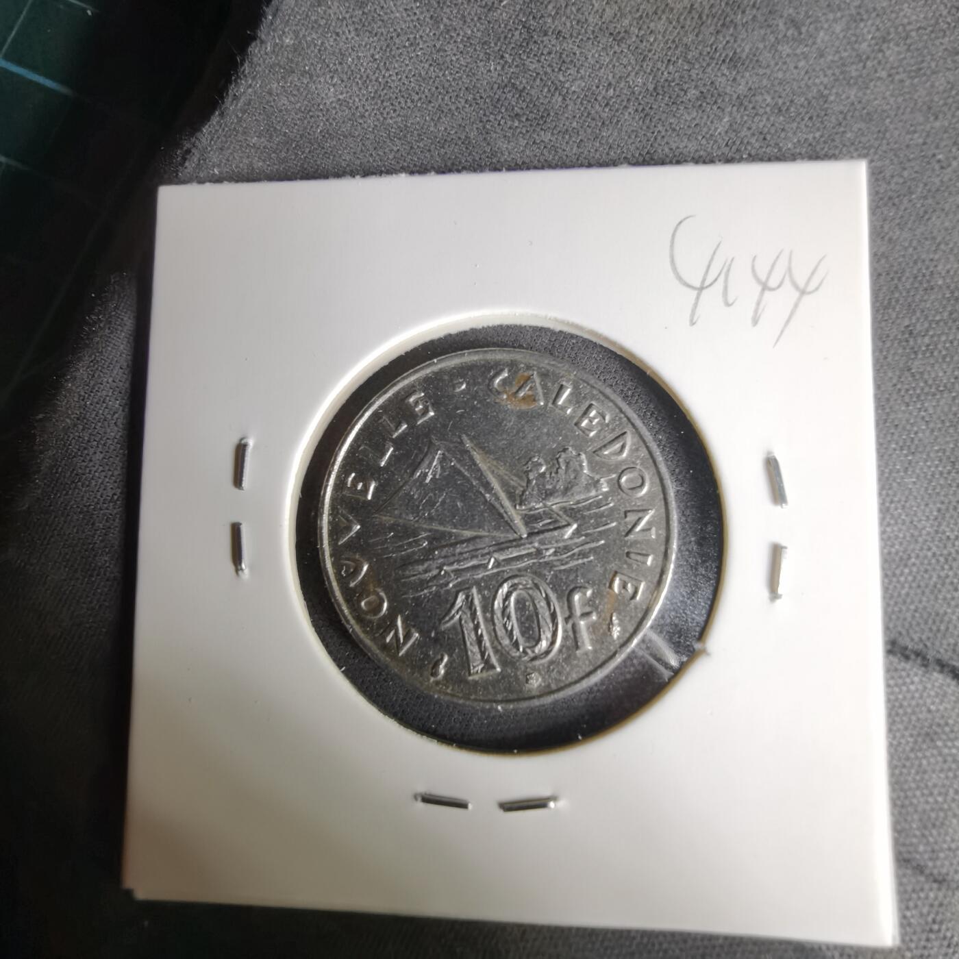 沼泽如烟--第1041场 法属新喀里多尼亚1990年10法郎