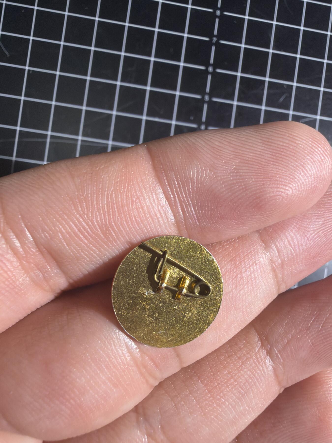 古冰库章牌勋赏收藏0起拍卖 毛章一个