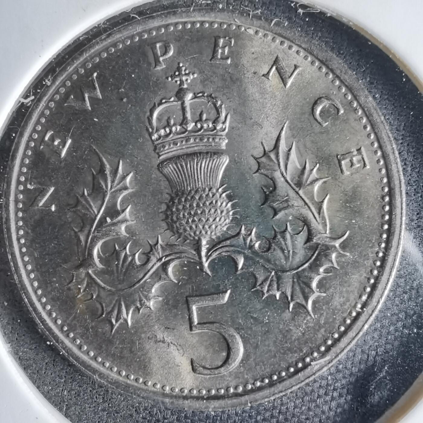 沼泽如烟--第1041场 英国1980年5便士