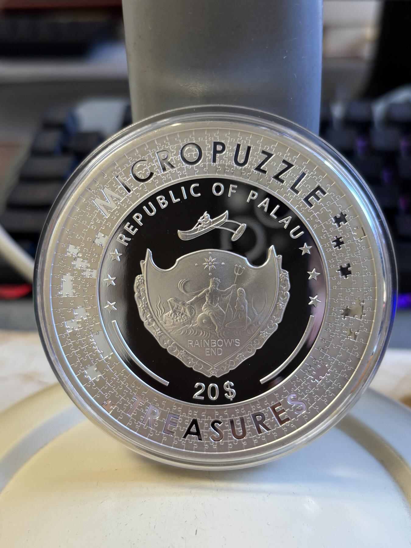 第196期拍卖 帕劳2022年微型拼图系列-伞下情侣彩色纪念银币原盒证书，999银，3盎司，发行量499枚